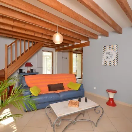 Le Du Lavoir En Champagne Holiday home Courthiezy