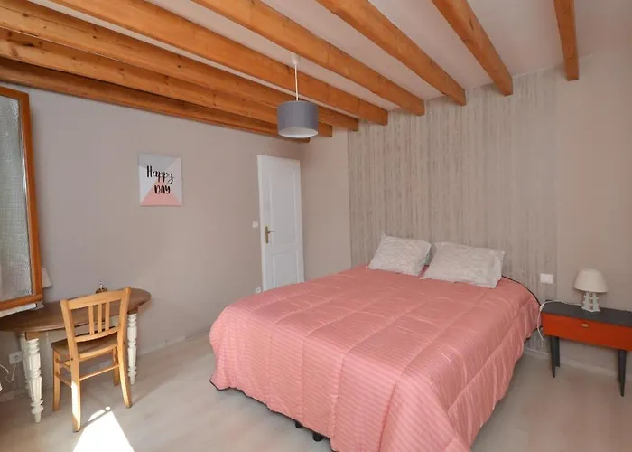 Holiday home Le Du Lavoir En Champagne *